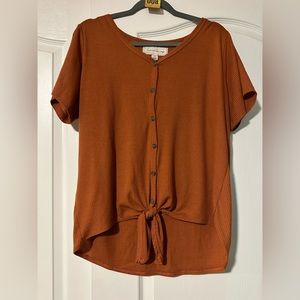 French Laundry; 1X; Burnt Orange short sleeve w a tie front